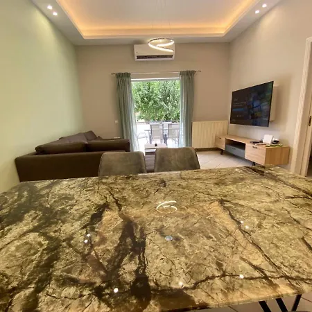 Comfortable Apartment Near To Metro-2